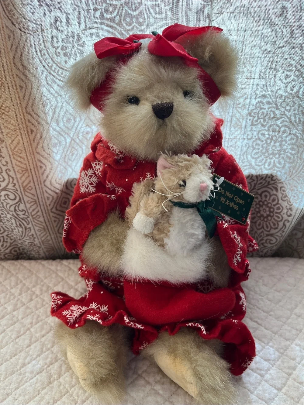 Vintage bearington collection Christmas bear